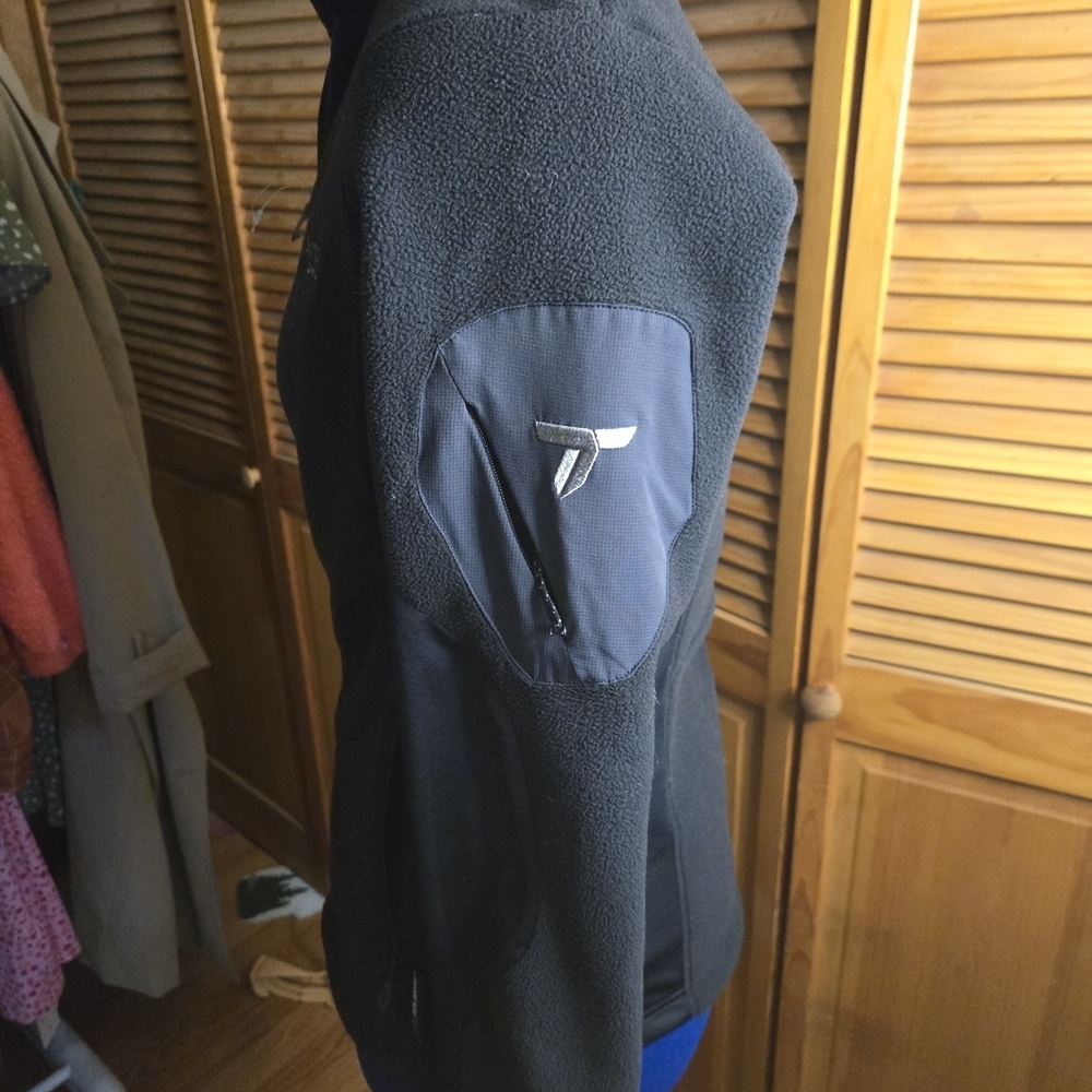 Columbia Women's Charcoal Fleece Jacket - Picture 3 of 5